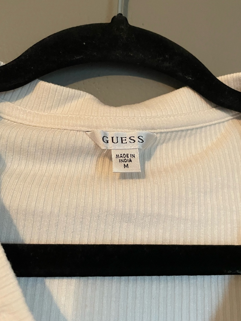NWT Guess Sz Med Women's Crystal Logo Button Kyla Ribbed Knit Henley Top Ret $59 - Picture 6 of 14